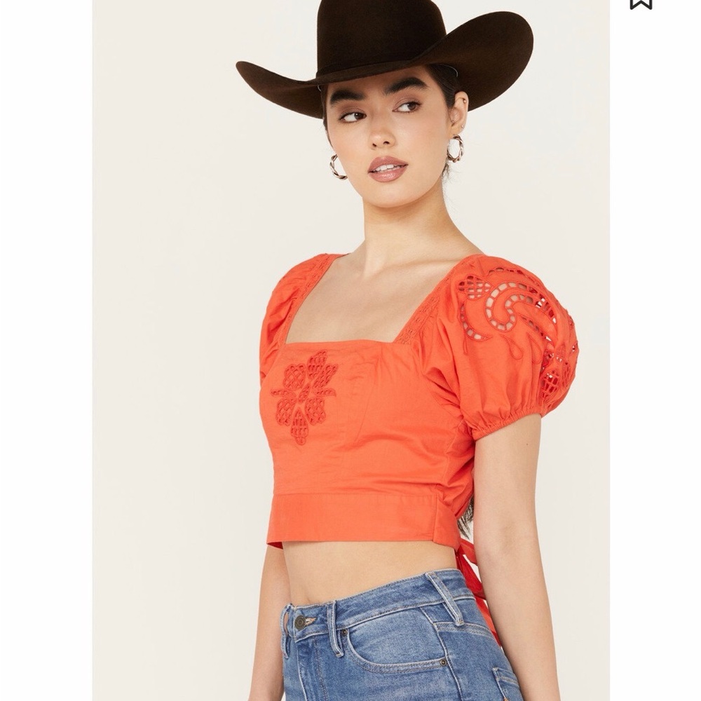 NWT Band of the Free Tie Back Short Sleeve cropped Entrada Top Orange S
